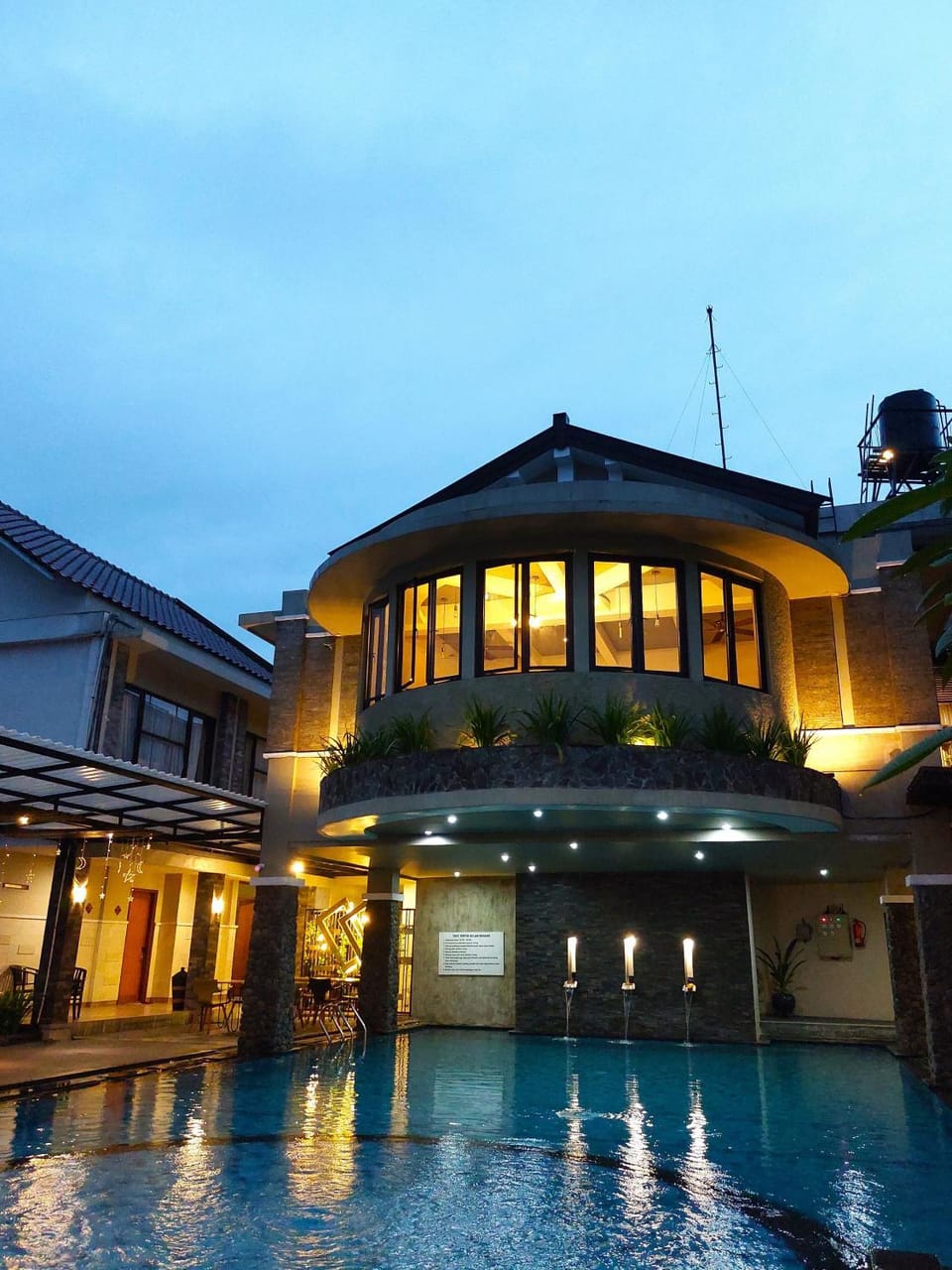 Swimming pool