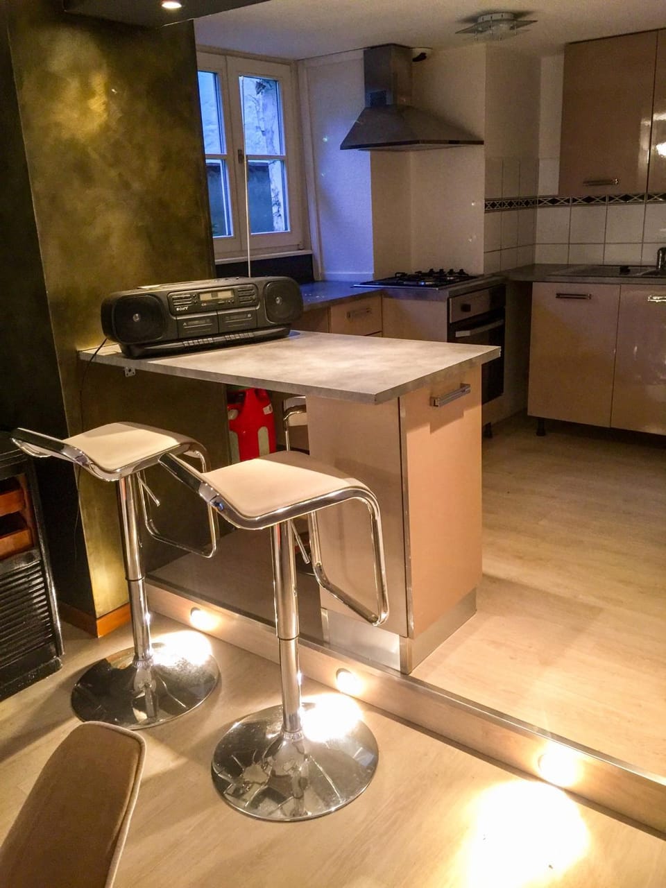 Kitchen or kitchenette, Lounge or bar