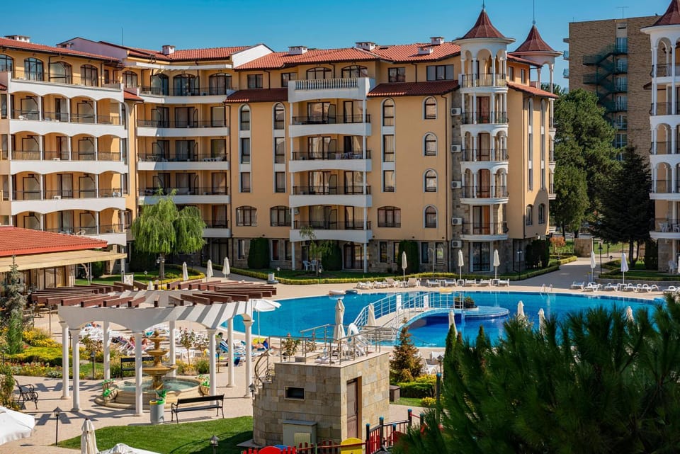 Property building, Pool view, Swimming pool