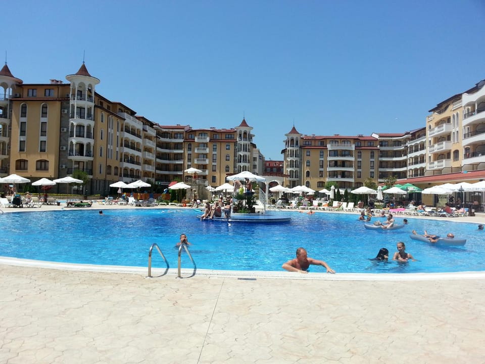 Swimming pool, Swimming pool