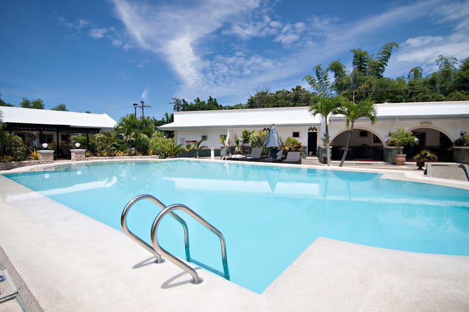 Swimming pool, Swimming pool