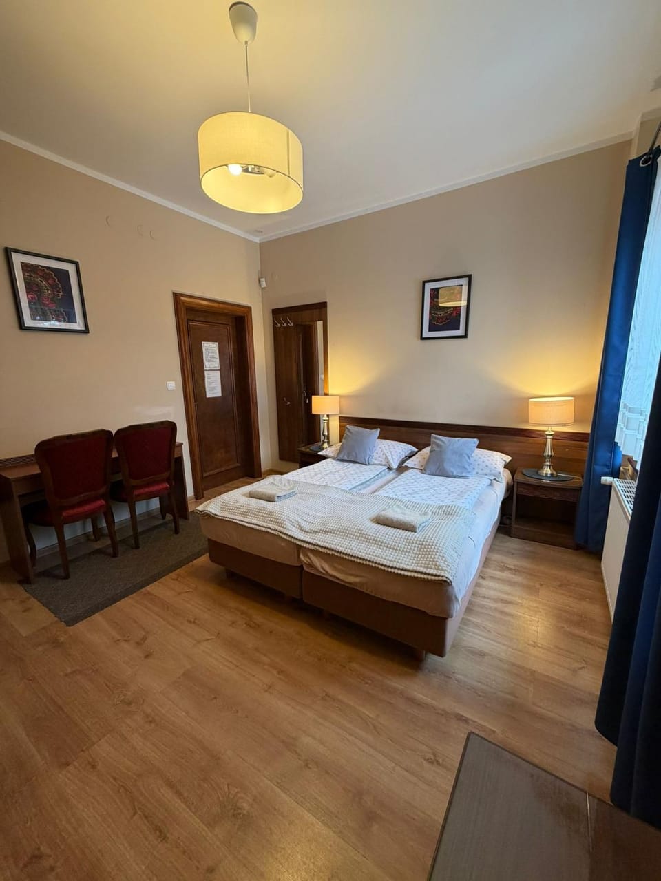 Photo of the whole room