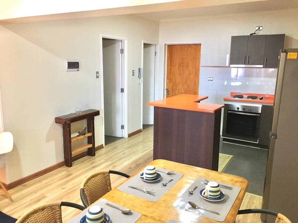 Departamento completo 42 mts2 - 2 habs y 1 futón - Centro Tomé - 5 personas max - Edificio Don Francisco Apartment in Bio Bio, Chile
