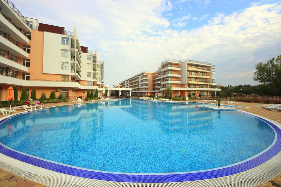 Swimming pool, Swimming pool