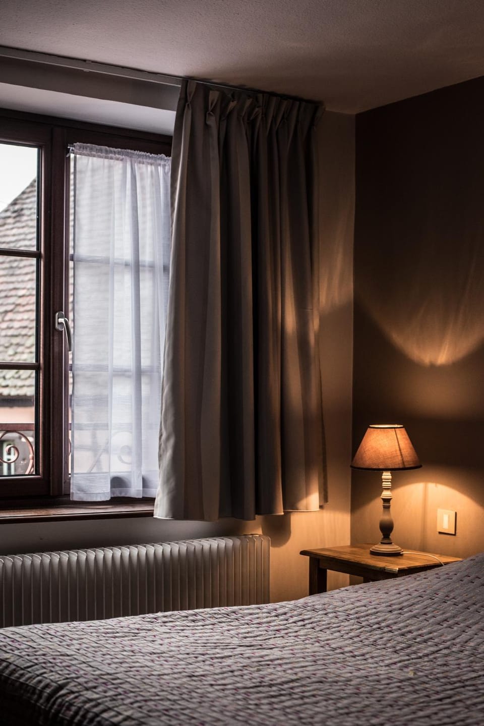 Bedroom, Street view