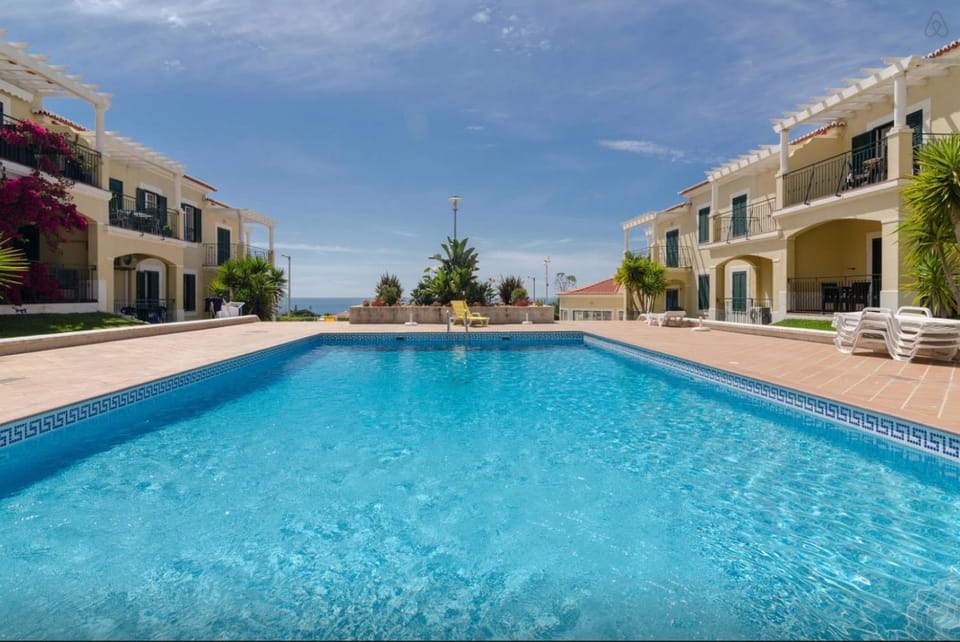 Shower, Swimming pool, Swimming pool, sunbed