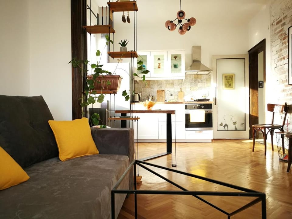 Kitchen or kitchenette, Living room, Dining area