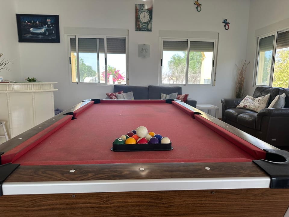 Billiard, Game Room, Seating area