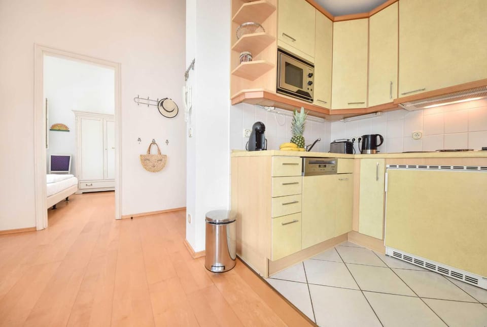 Kitchen or kitchenette, Bedroom, dishwasher, minibar, stove