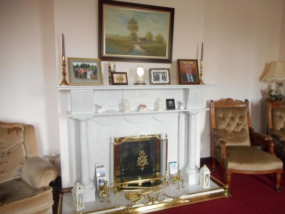 Communal lounge/ TV room, People, Lobby or reception, Garden view, Sea view, English/Irish breakfast, Family
