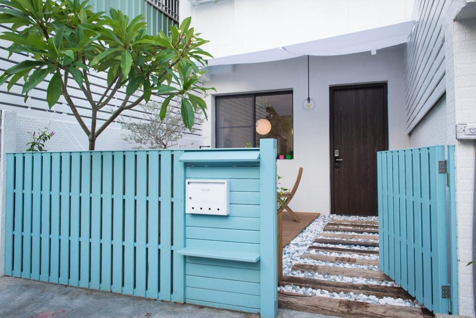 Patio, Facade/entrance