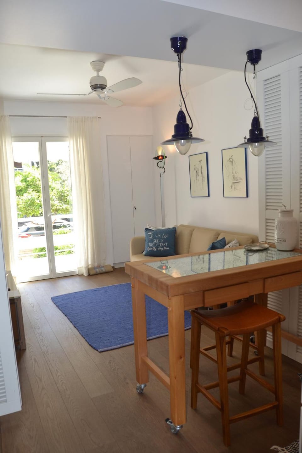 Vouliagmeni seaside flat Apartment in Vouliagmeni
