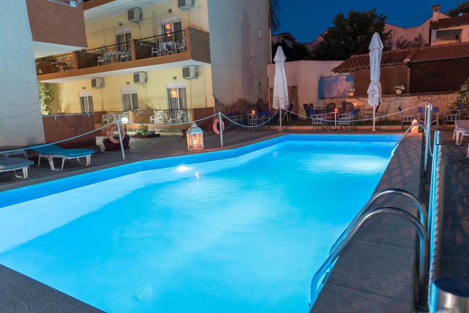 Swimming pool, Swimming pool