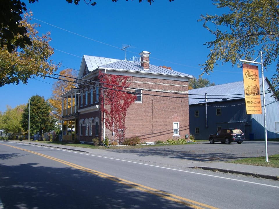 Facade/entrance