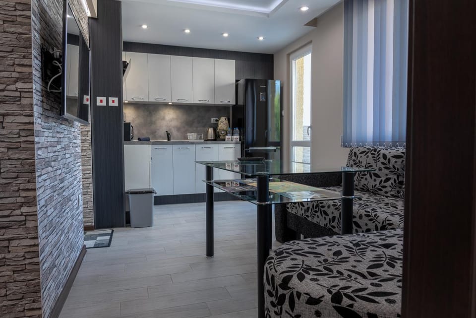 Communal lounge/ TV room, Kitchen or kitchenette, Living room, Communal kitchen, kitchen