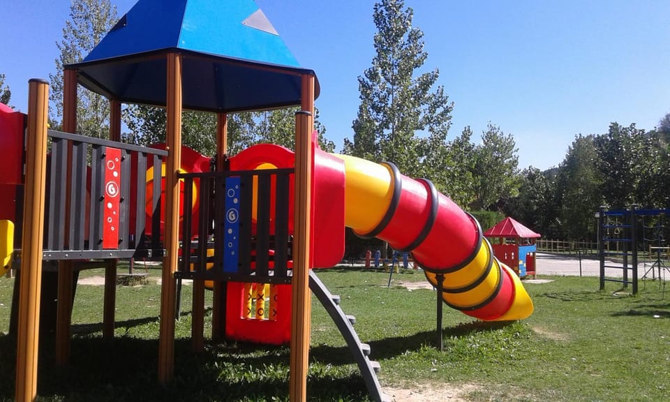 Children play ground, Area and facilities