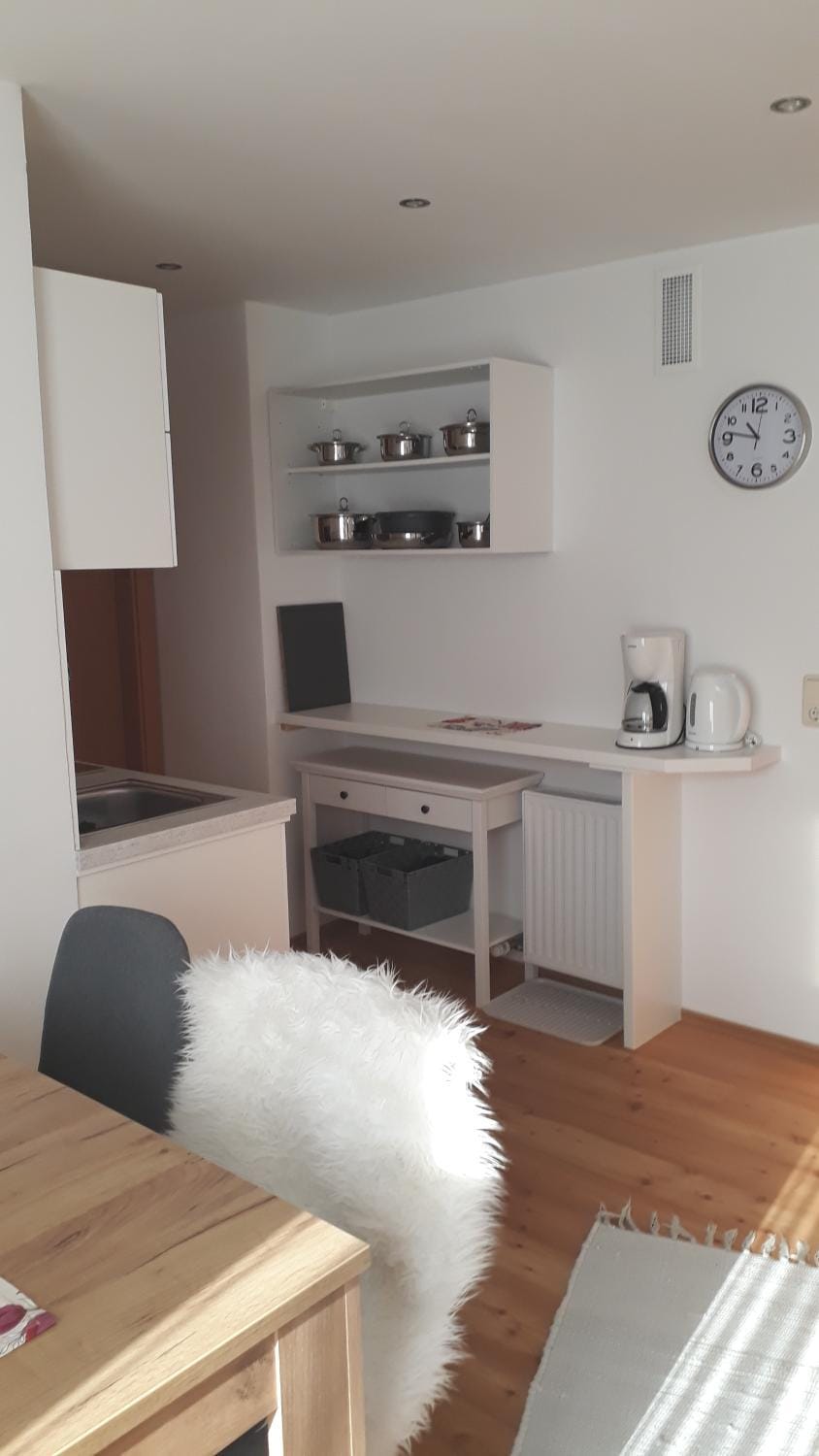 Kitchen or kitchenette, Seating area, Dining area