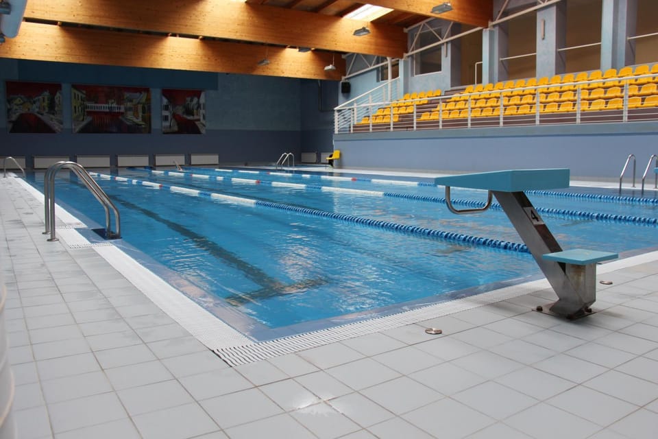 Swimming pool