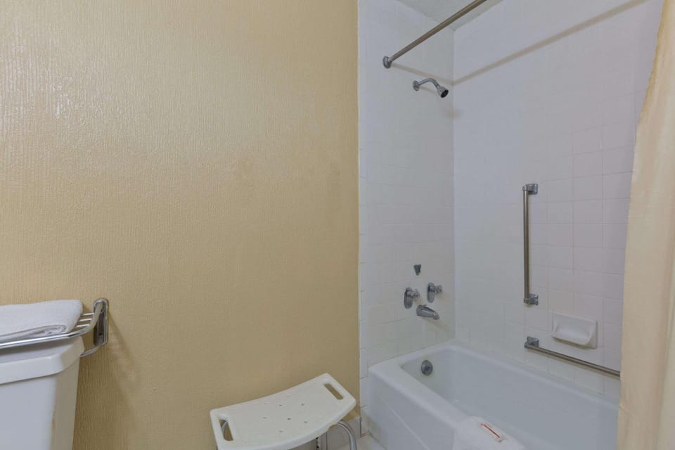 Photo of the whole room, On site