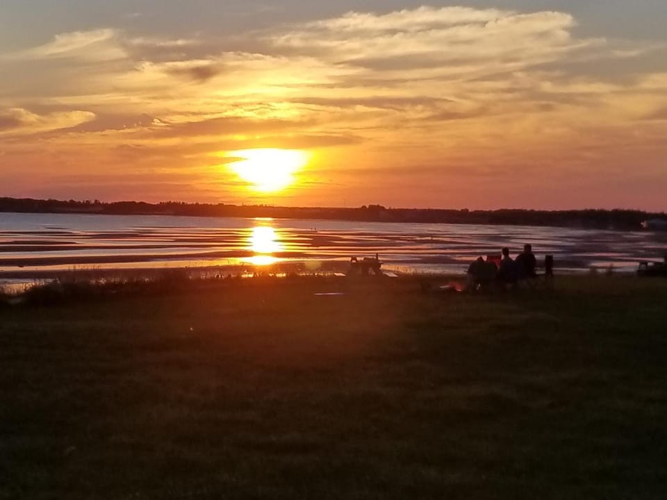 Nearby landmark, Summer, BBQ facilities, Beach, Beach, On site, Landmark view, Landmark view, Sea view, Sea view, Sunset, Family, Family