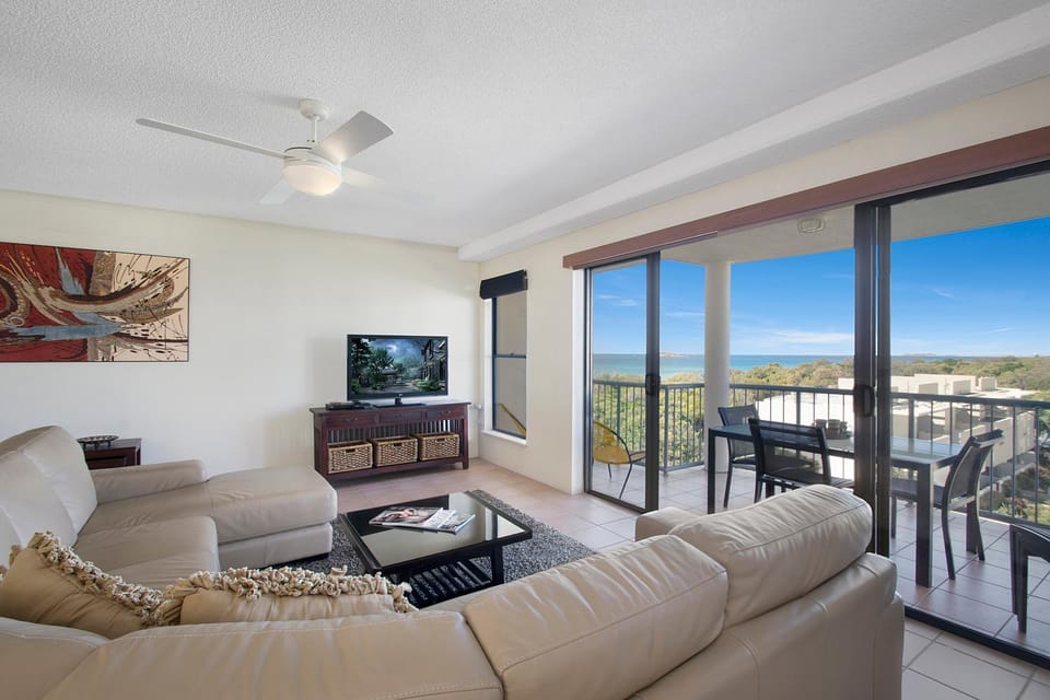 TV and multimedia, Balcony/Terrace, Living room, Seating area, Sea view, fireplace