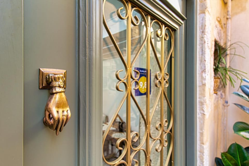 Antonia Traditional Estate Apartment in Chania