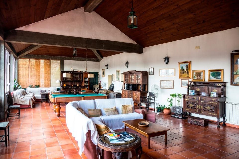 Game Room, Living room