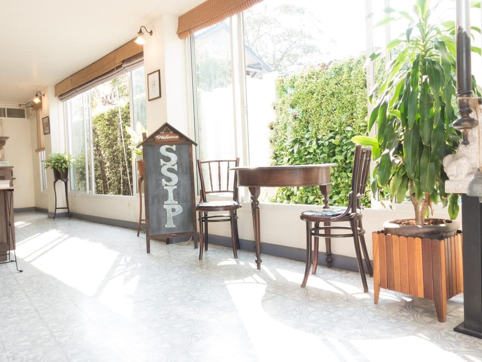 Seating area