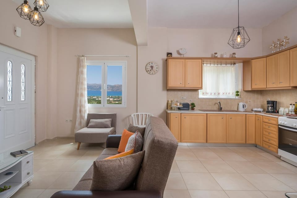Kitchen or kitchenette, Seating area
