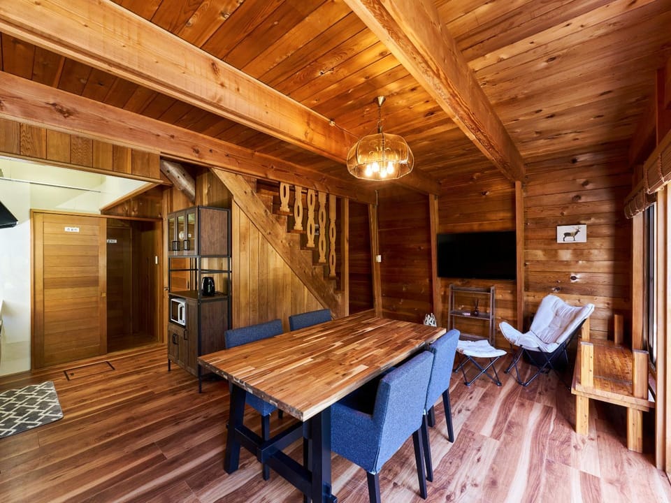 TV and multimedia, Living room, Dining area