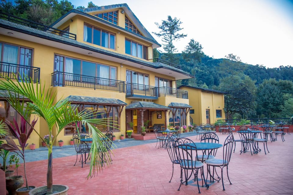Property building, Patio, Restaurant/places to eat