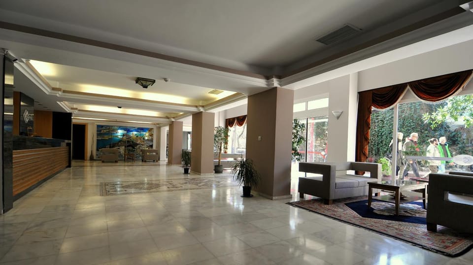 Staff, Lobby or reception