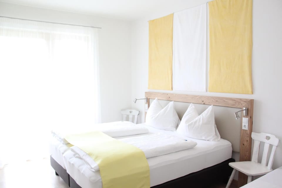 Bed, Balcony/Terrace, Decorative detail, Bedroom, Garden view