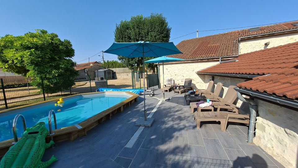 Pool view, Swimming pool, sunbed