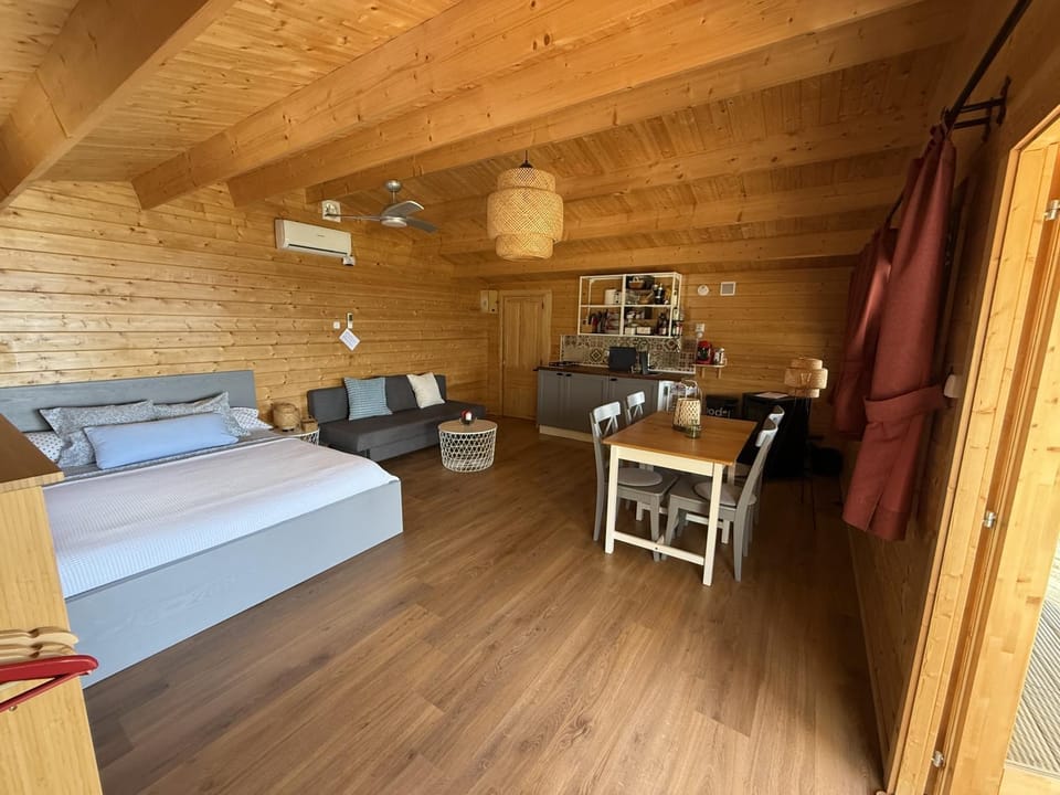 Bed, Photo of the whole room