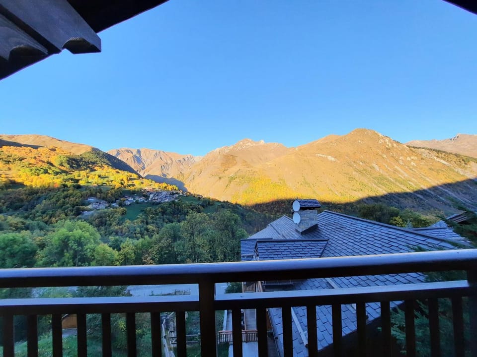 Chalet Authentique Rénové à St Martin, Terrasse, Proche Pistes et Navette Gratuite - FR-1-452-60 Apartment in St Martin Belleville