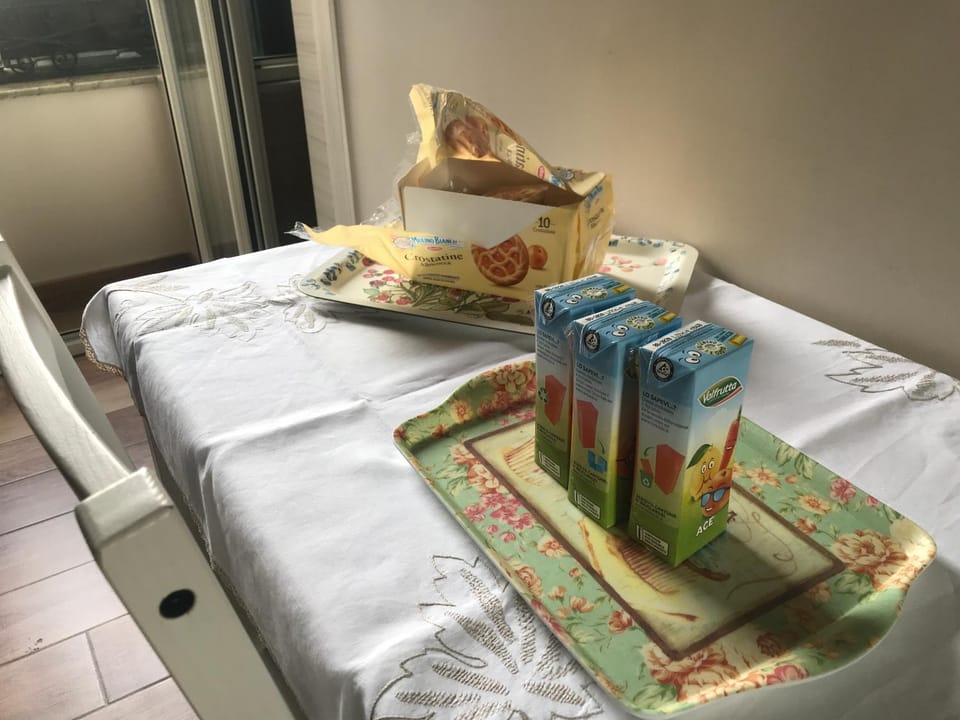Food and drinks, Breakfast, Drinks, Internal: Not applicable to any particular room