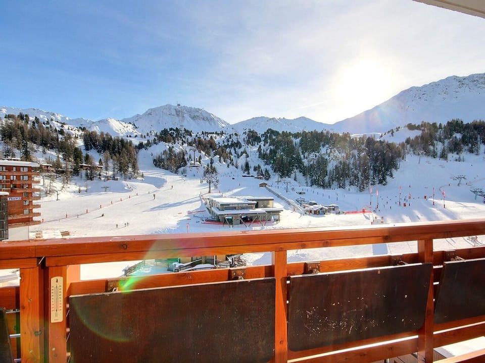 Appartement rénové 3/4 pièces, grand balcon, 8 personnes, accès pistes Apartment in Mâcot-la-Plagne