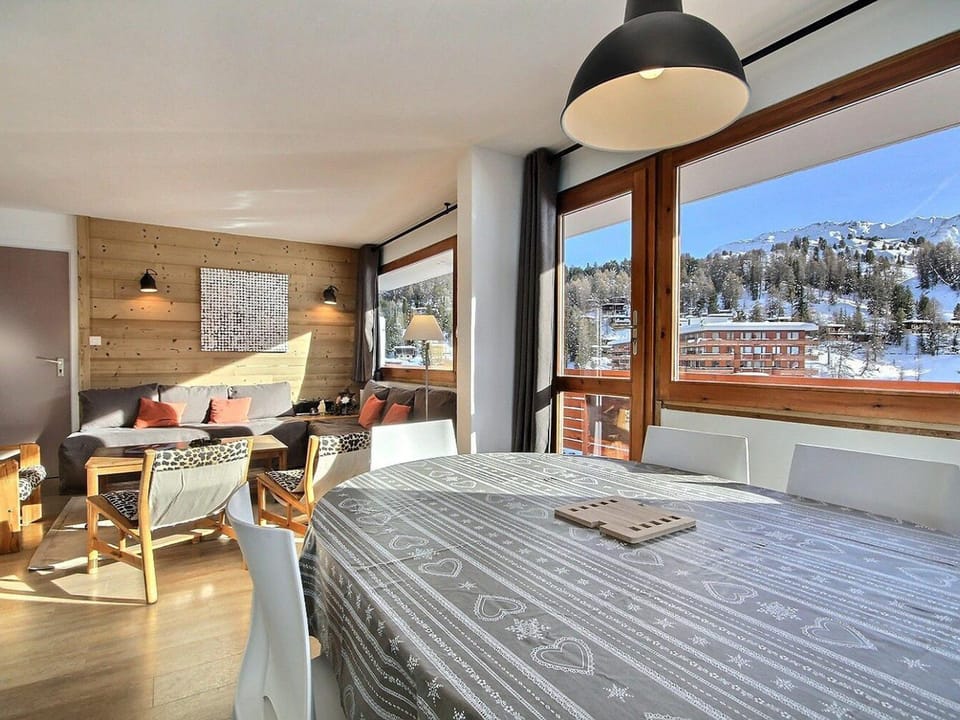Appartement rénové 3/4 pièces, grand balcon, 8 personnes, accès pistes Apartment in Mâcot-la-Plagne