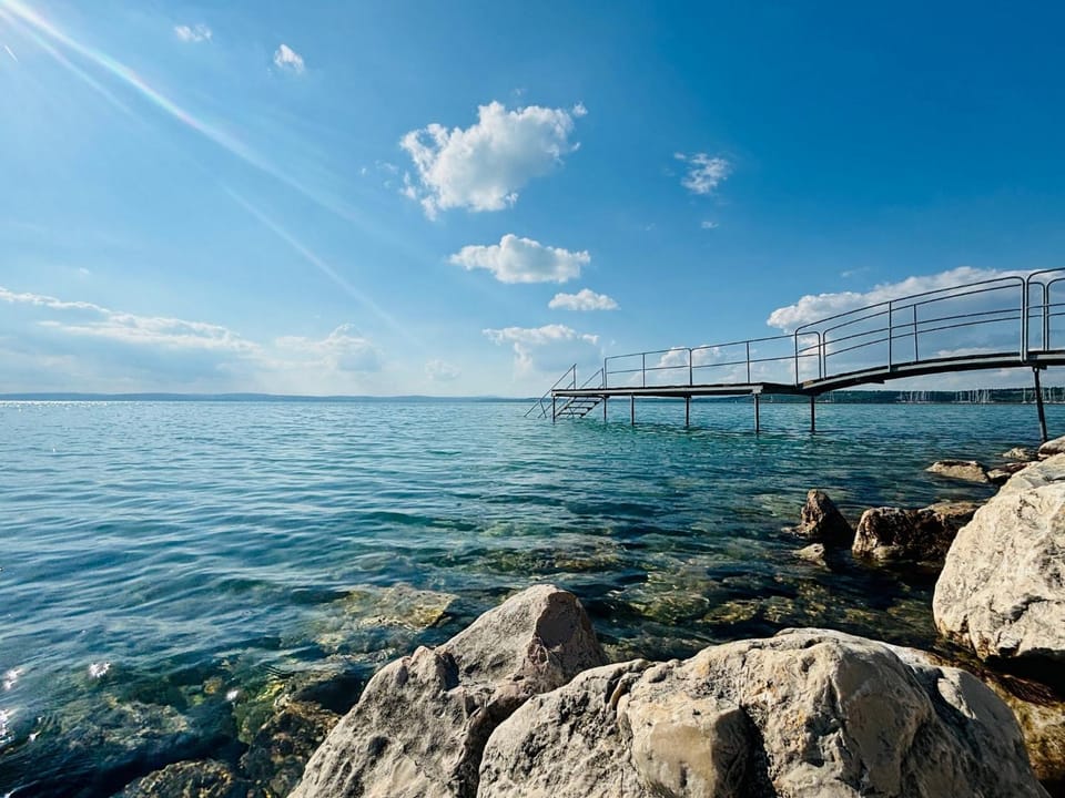 Beach, Lake view