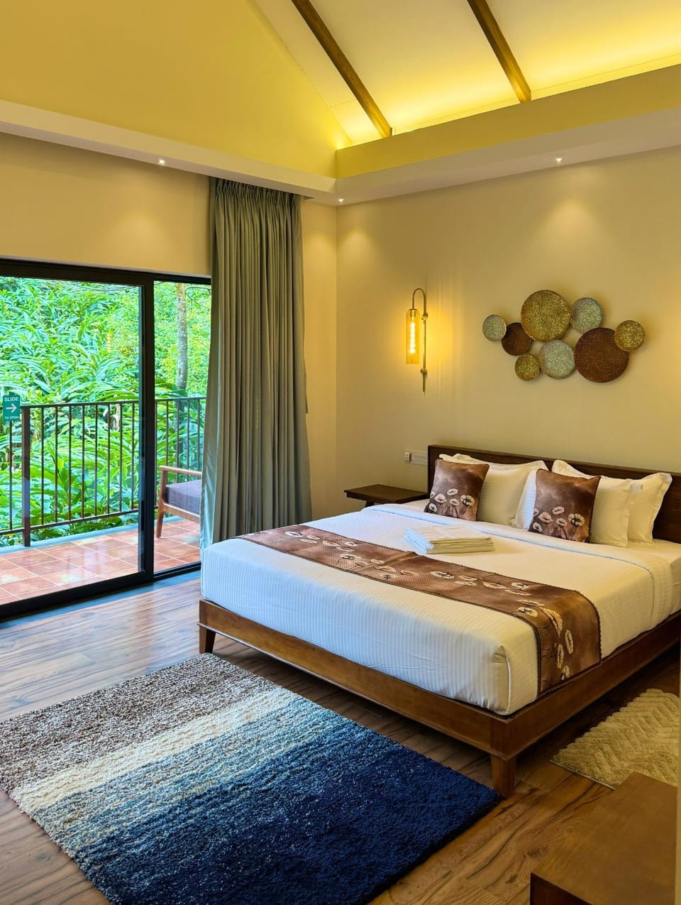 Bed, View (from property/room), Photo of the whole room, Bedroom