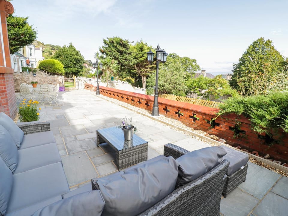 Tan Tabin House in Llandudno