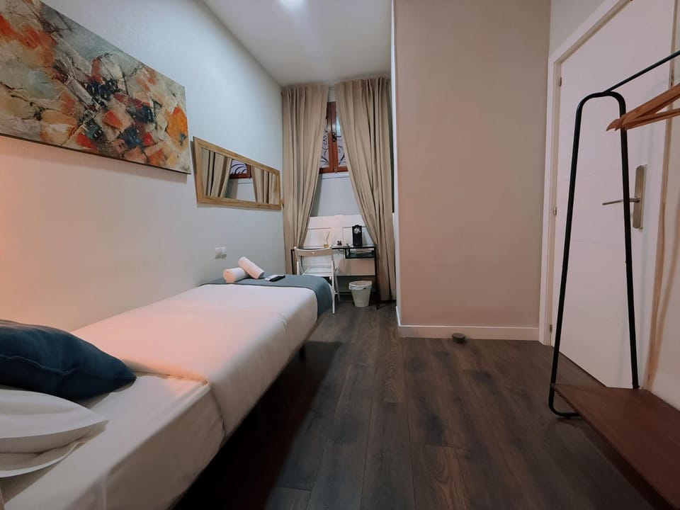 Bed, Photo of the whole room