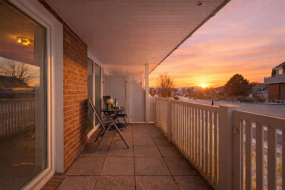 View (from property/room), Balcony/Terrace, Sunset