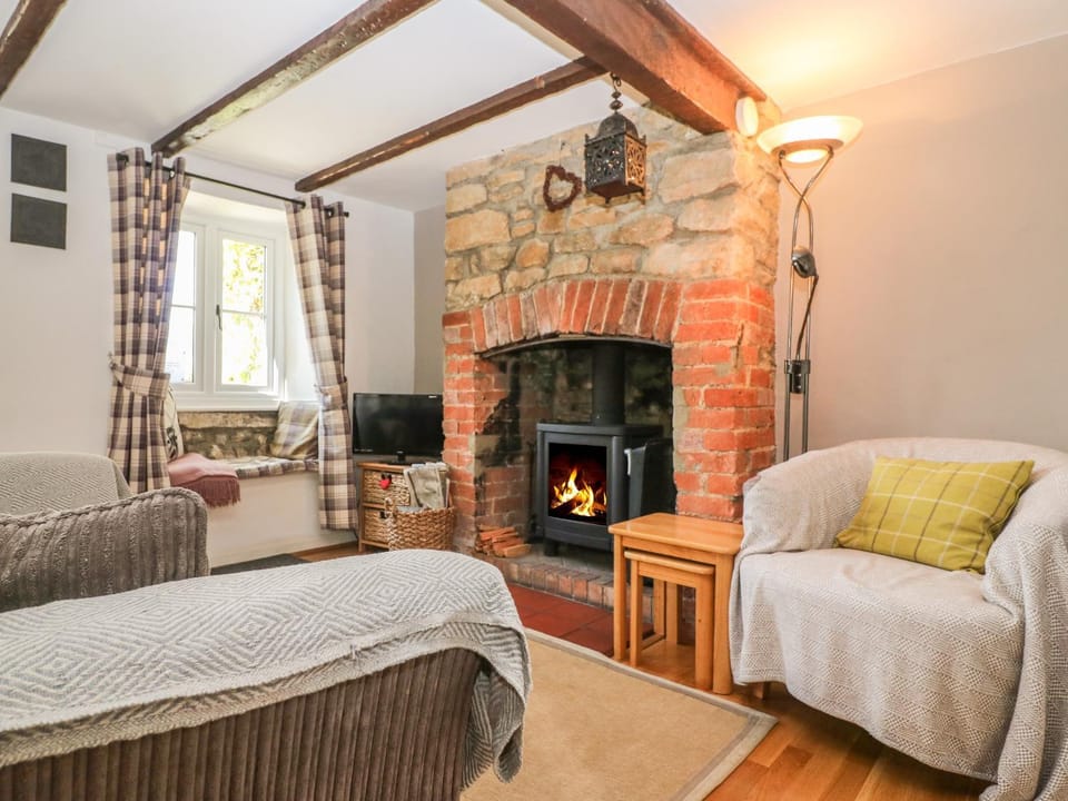 Appin Cottage House in West Oxfordshire District