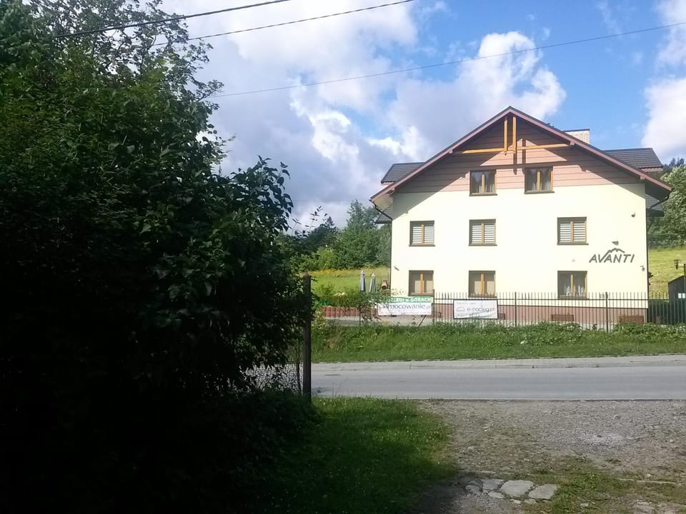 Avanti - Zielony Zakątek Apartamenty i Pokoje z łazienkami Kuchnia Parking Apartment in Lesser Poland Voivodeship