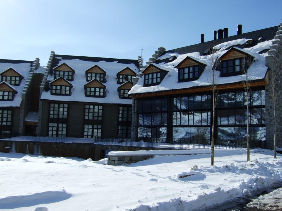 Facade/entrance, Winter