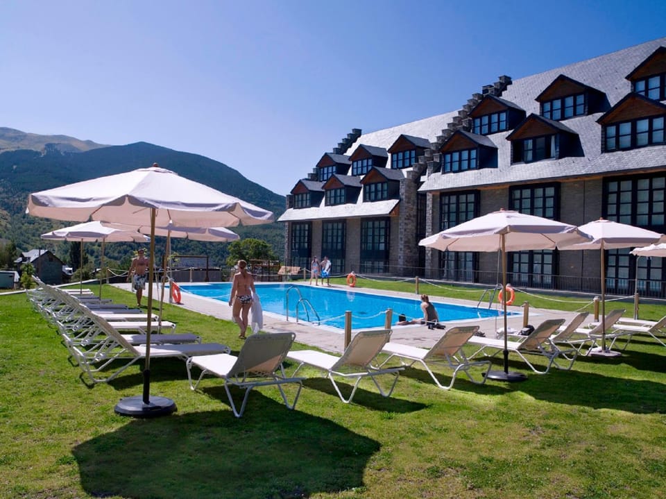 Garden, Swimming pool