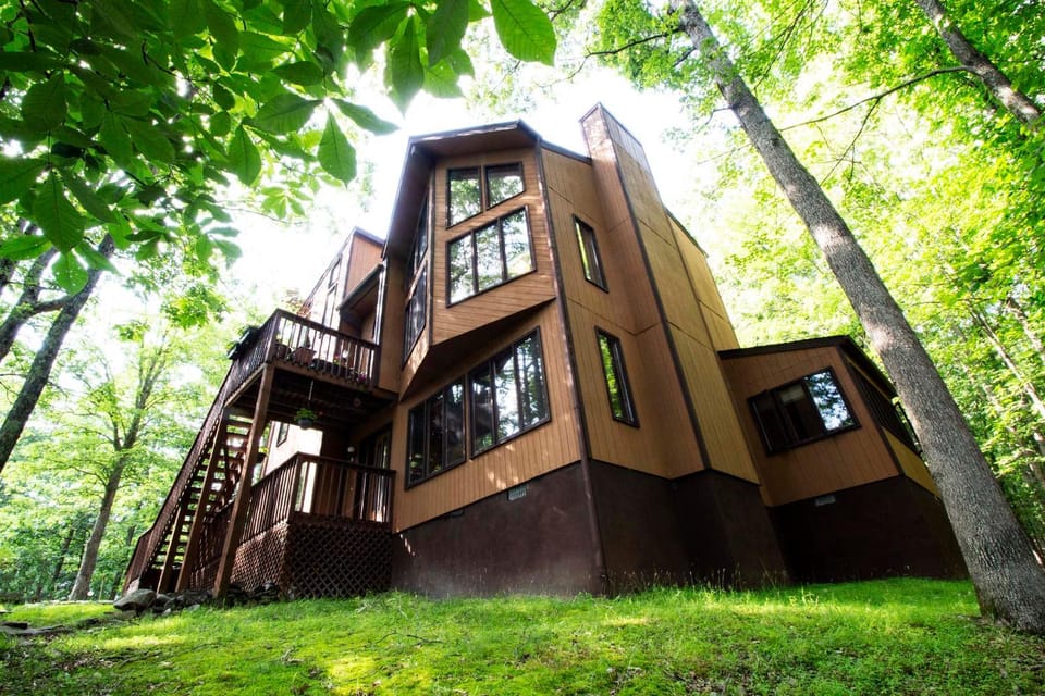 Property building, Facade/entrance, Day, Bird's eye view, Summer, On site
