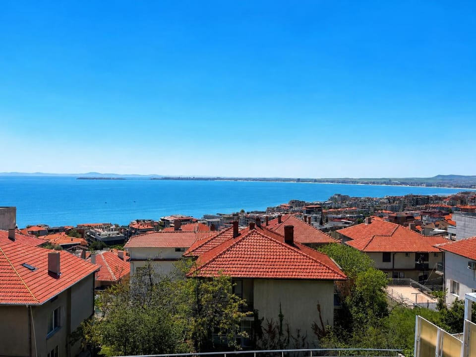 City view, Sea view